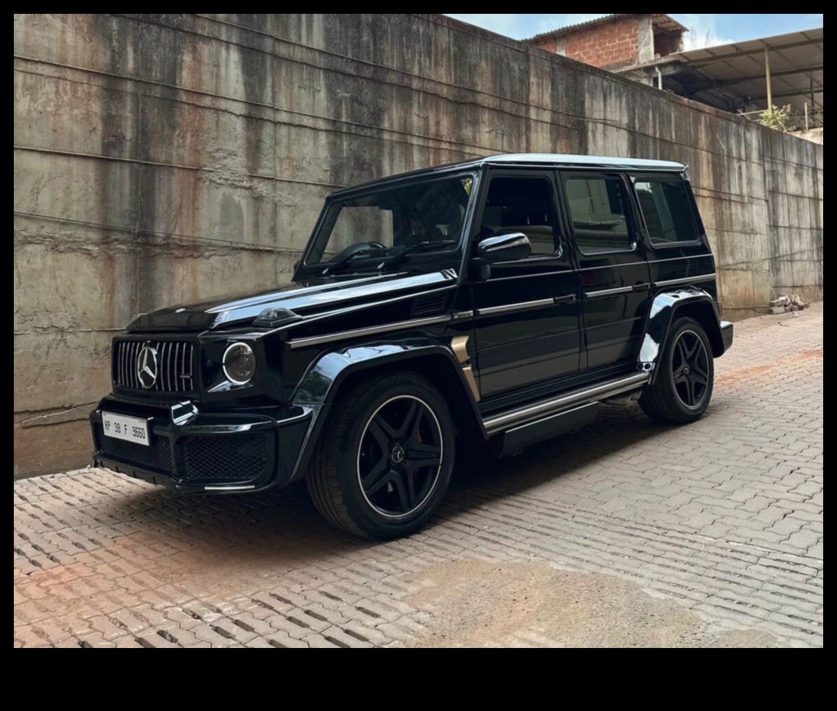 רכיבה על הקלאסיקה: הפיתוי הנצחי של מכוניות יוקרה וינטג'